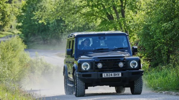 Ineos Grenadier използва сърце от BMW, въпреки че е създаден от британска компания и е безсрамно вдъхновен от една британска икона в лицето на оригиналния Land Rover Defender.

Налични са превъзходният 3,0-литров турбобензинов редов шестцилиндров двигател B58 &ndash; същият мотор, който се намира в GR Supra &ndash; както и B57, двигател със същата конфигурация, но дизелов.
